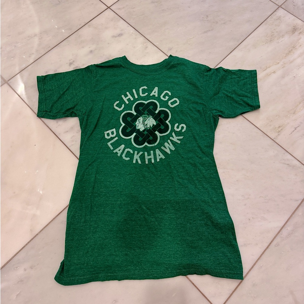 Chicago Blackhawks Green St-Patrick’s day leprechaun T-Shirt